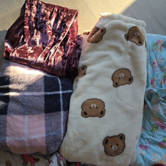 Pajama Set - Picture 3 of 12